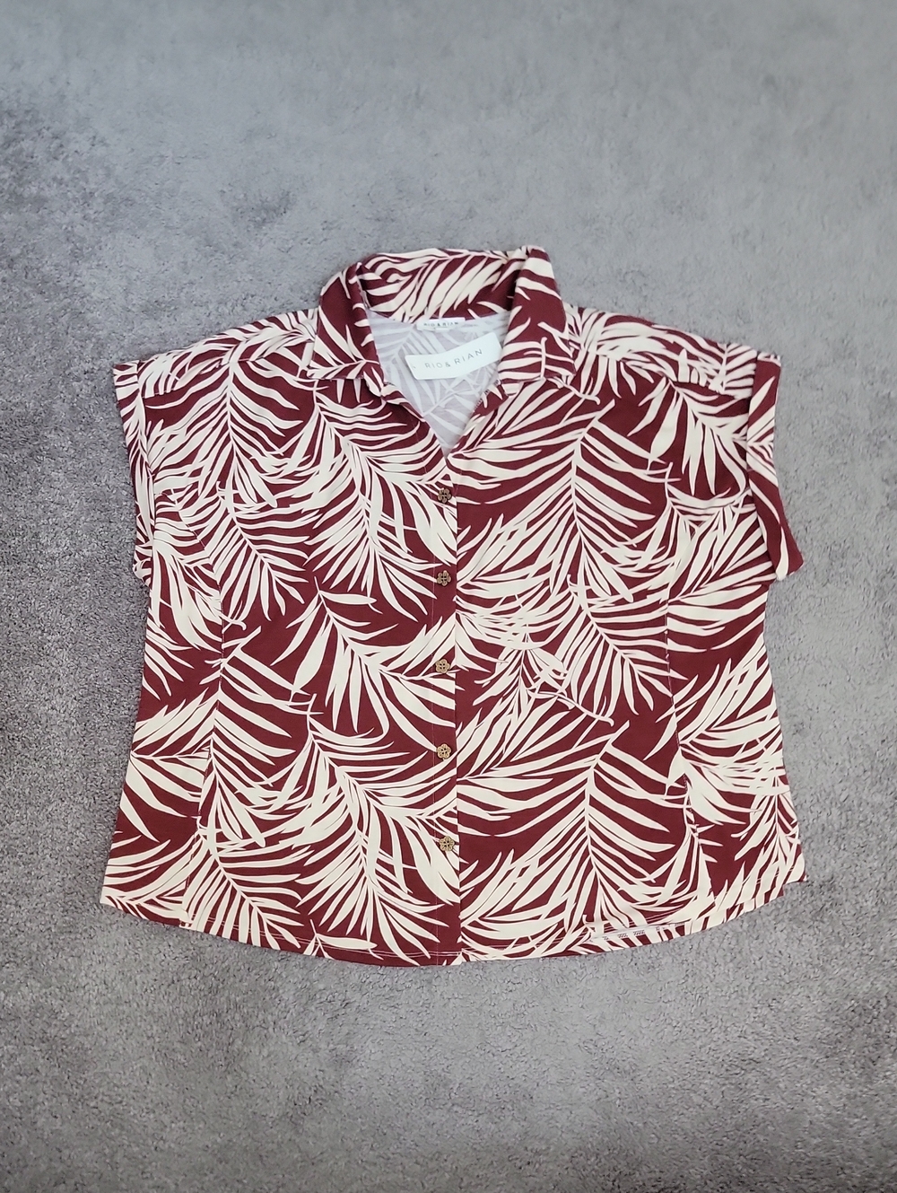 RIO & RIAN Sleeveless Printed Button Down in Red & Cream Size 2x